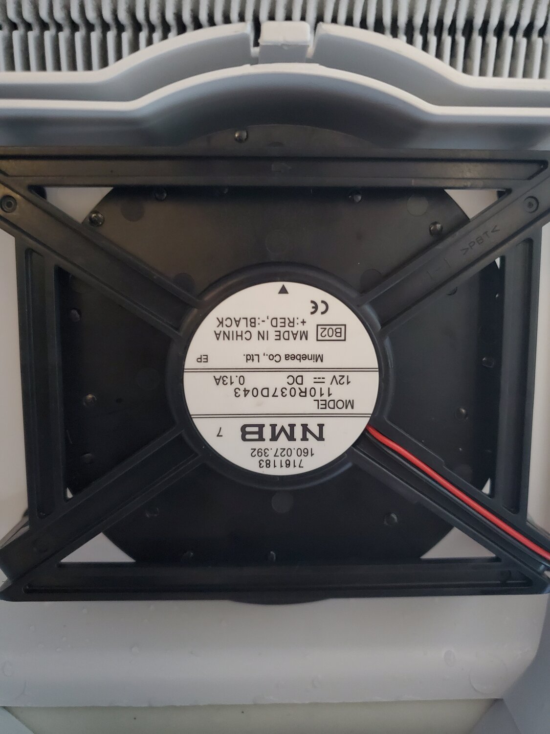 вентилятор для холодильника indesit, вентилятор холодильника indesit c00293764, 110r037d043 12v 0.13a (крепление 90х130мм), вентилятор холодильника indesit 12v 293739, вентилятор nmb 110r037d043, вентилятор для холодильника аристон 12в nmb модель 110r037d043