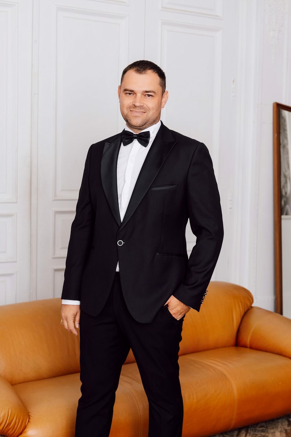 сергей волчков, жених в костюме, ведущ, мужчина, жених
