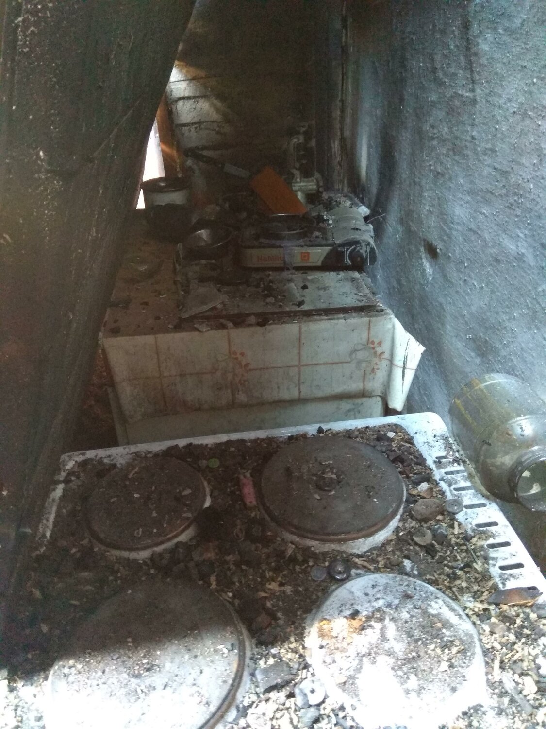 в пожаре, сгоревший дом, пожар в доме, взрыв газа в квартире, пожар в частном доме