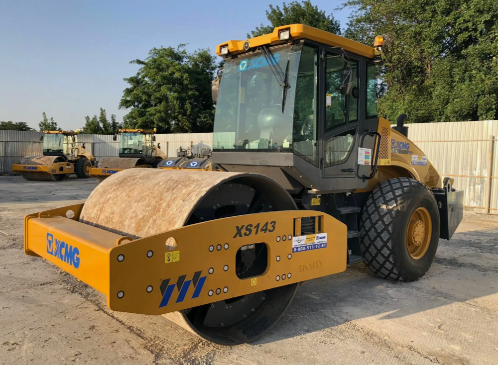 Аренда катка: Грунтового Катка весом 12 тонн HAMM / AMMNN / BOMAG
