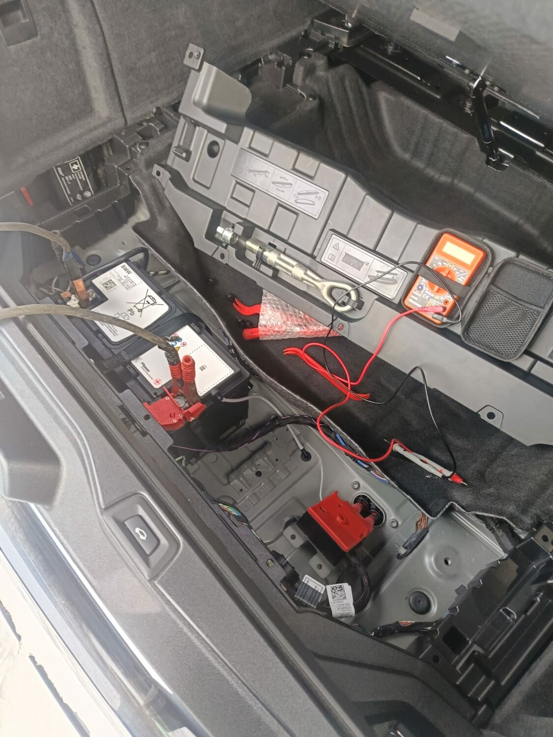 акб бмв х5 е70, аккумулятор бмв ф10, бмв x5 аккумулятор, аккумулятор bmw, акб bmw f10
