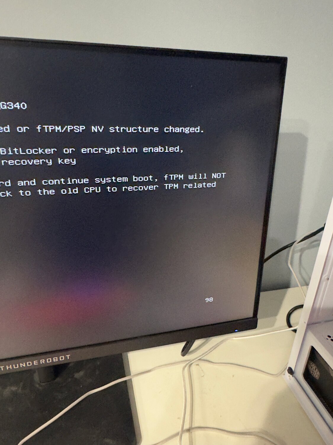 компьютер выдает черный экран attempting boot from usb invalid system disk, компьютер, включение компьютера, ошибка, экран