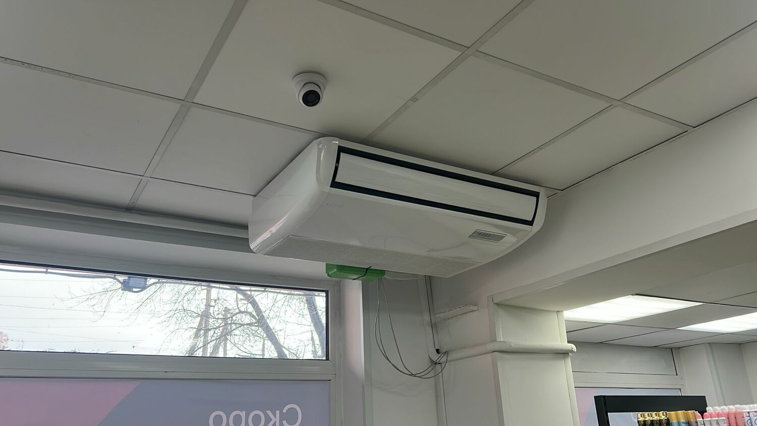 напольно-потолочный кондиционер lennox thm60n, кондиционер, потолочные сплит системы, напольно потолочные кондиционеры, потолочный блок кондиционера