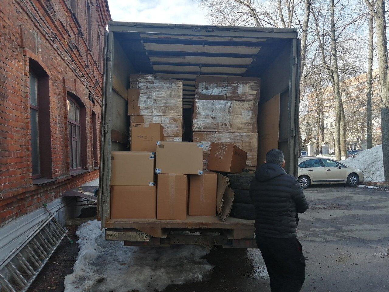 грузчики переезд, газель грузчики, машина для перевозки мебели, грузовик, квартирный переезд