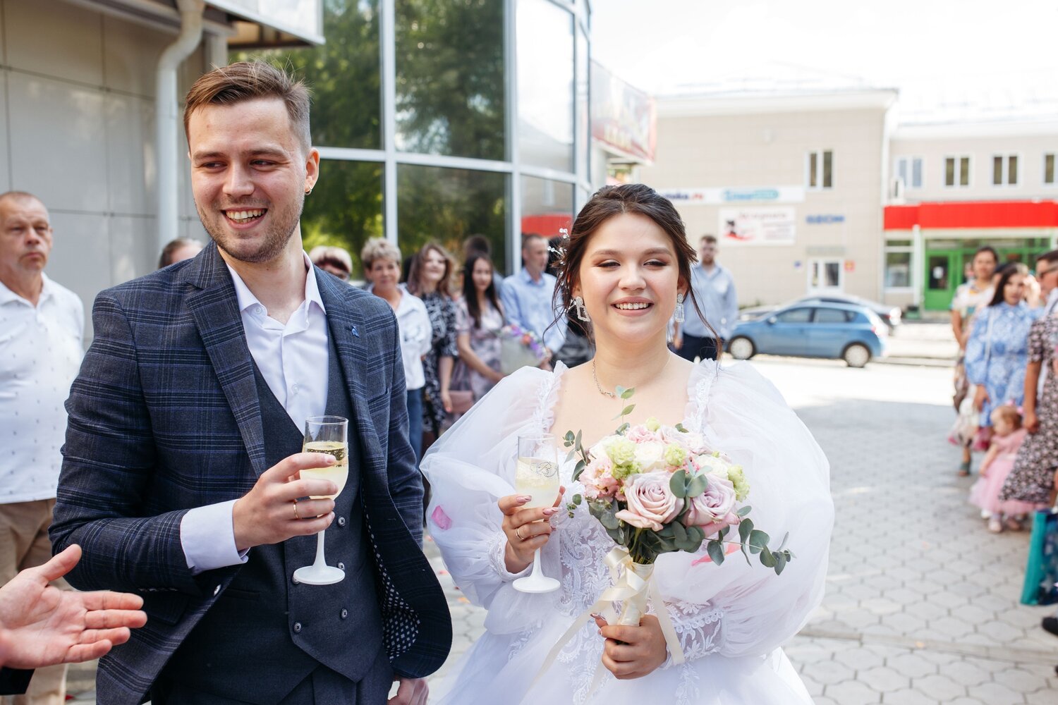 свадьбы, жених и невеста в загсе, свадебный, мужчина, человек