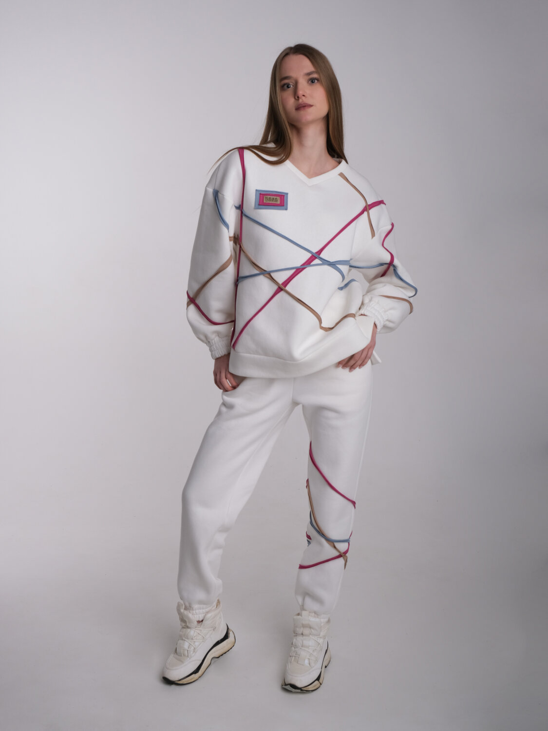 одежда, спортивный женский костюм, спортивный костюм, стильные спортивные костюмы, белый костюм женский спортивный
