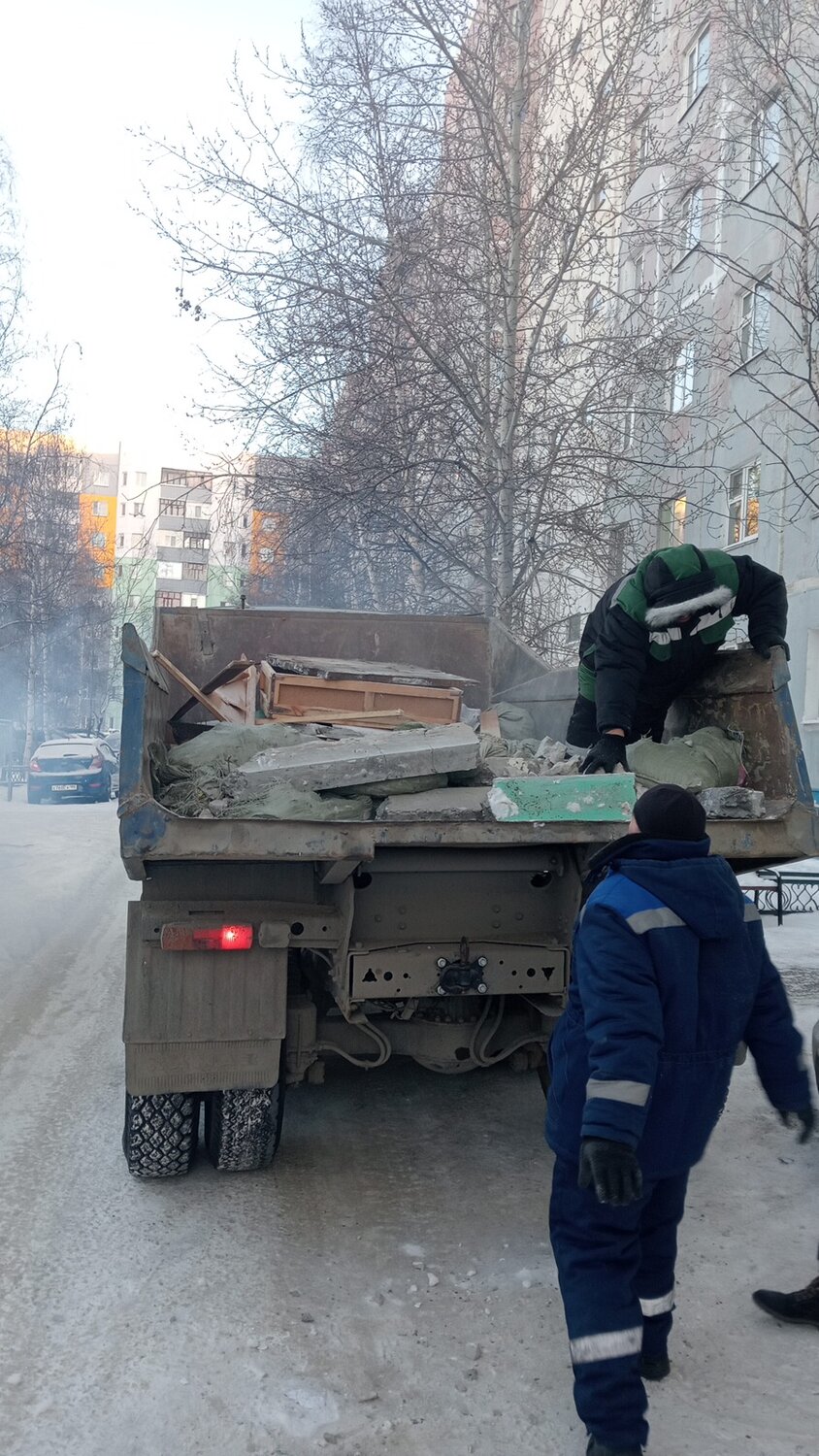 мусорка камаз, вывоз мусора камаз самосвал, мусоровоз задавил, вывоз строительного мусора камаз, вывоз