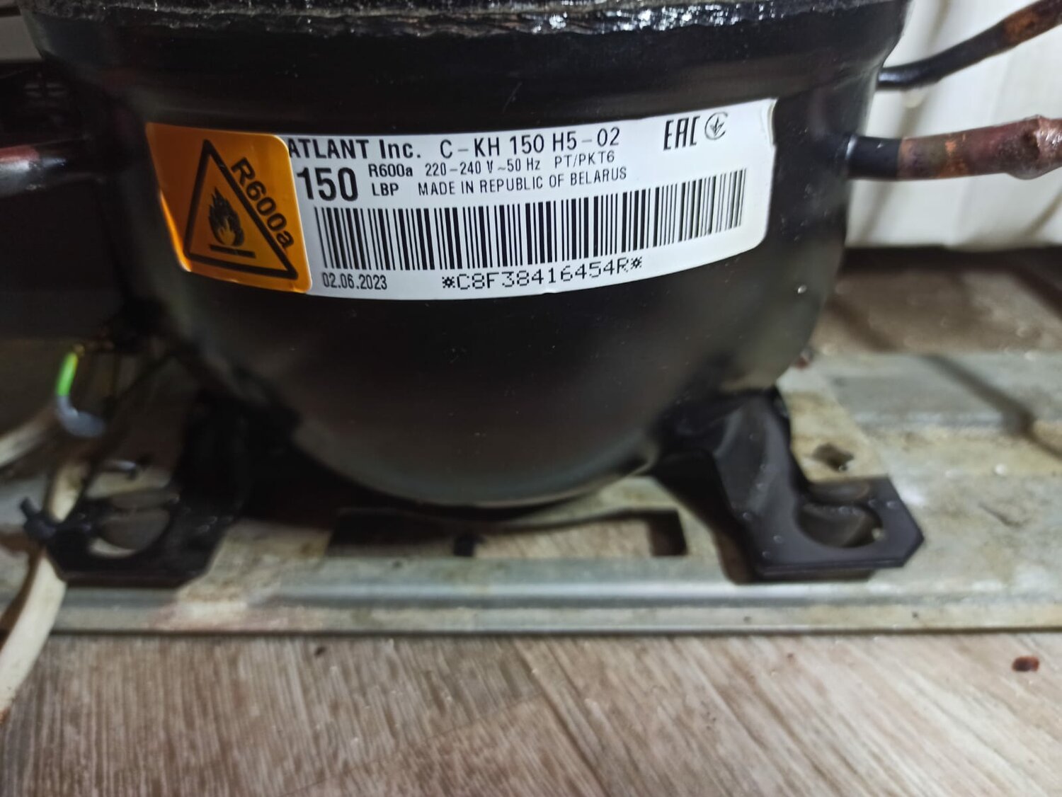 компрессор атлант 150 r600a, марка компрессора холодильника индезит ca 140g двухкамерный, компрессор атлант скм 100, холодильный компрессор, компрессор холодильника indesit b16fnf