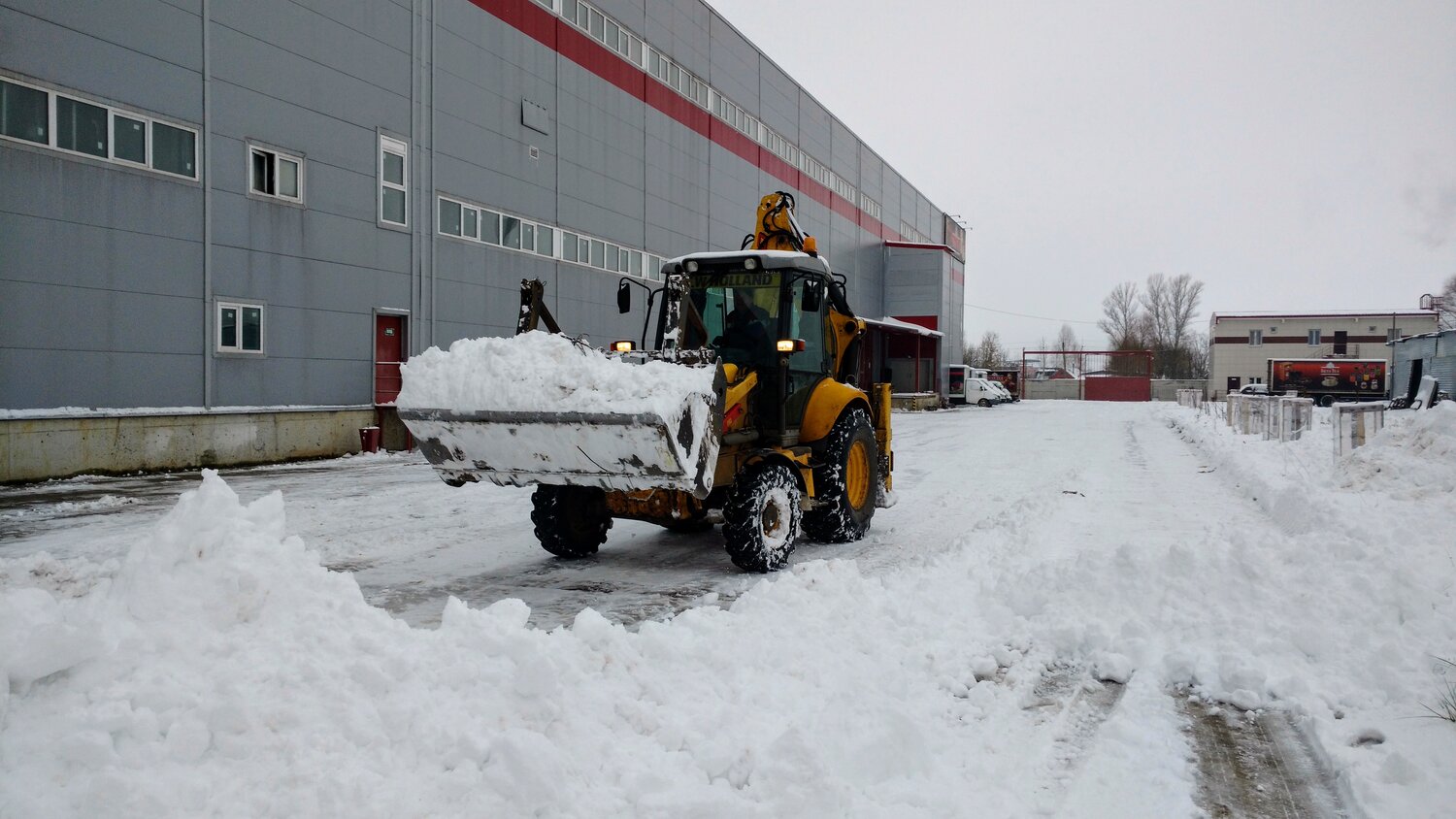 трактор для чистки снега, техника, погрузчик экскаватор, погрузчик фронтальный, услуги экскаватора погрузчика