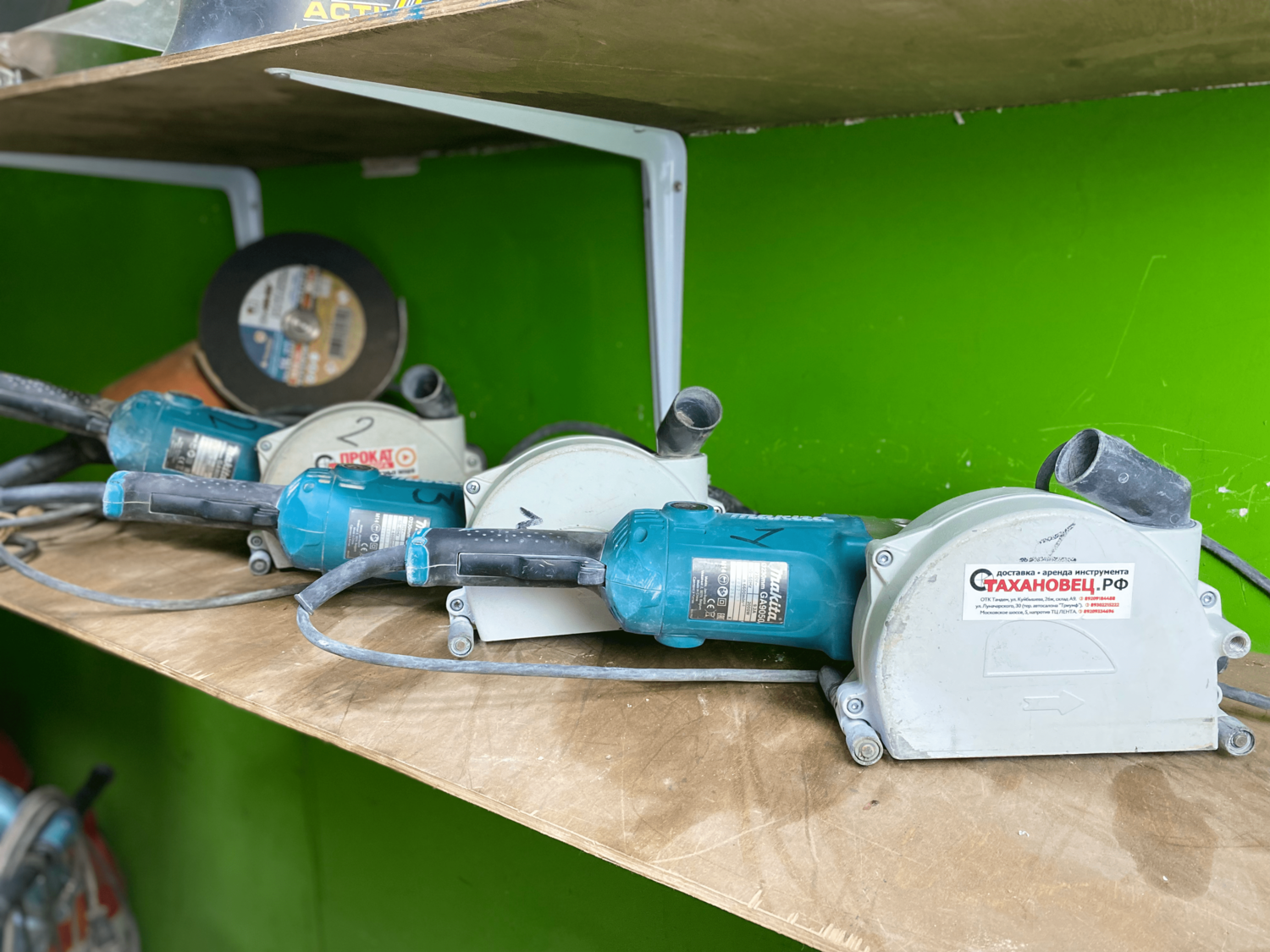 штроборез макита, станок из болгарки, штроборез makita sg 150, отрезной станок из болгарки, штроборез sg150