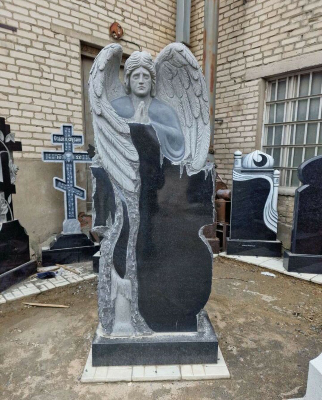 памятник ангел, памятник, гранитный памятник, ангел гранит памятник, памятник в виде ангела