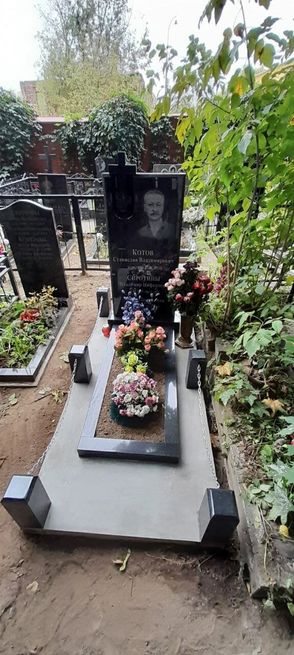 венедикт ерофеев могила, памятники на могилу, янаев геннадий иванович могила, могильный памятник, кладбище памятники