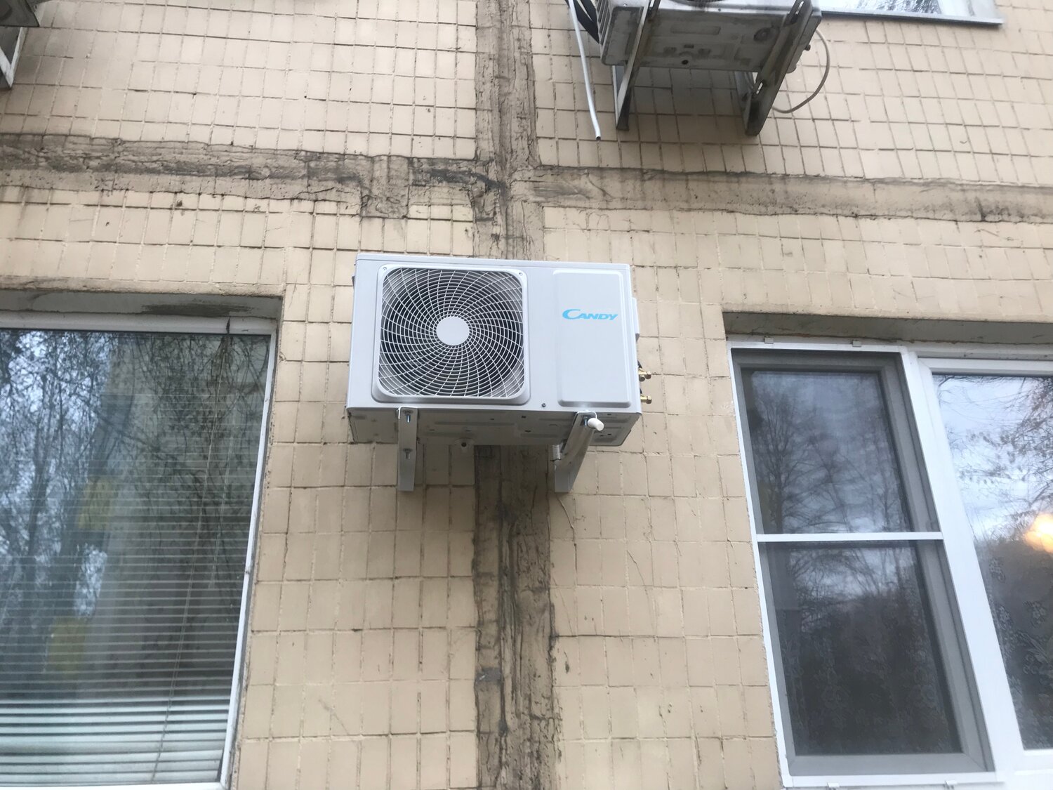 кондиционер вентера, кондиционер наружный блок, кондиционеры сплит системы, установленный кондиционер, кондиционер наружный