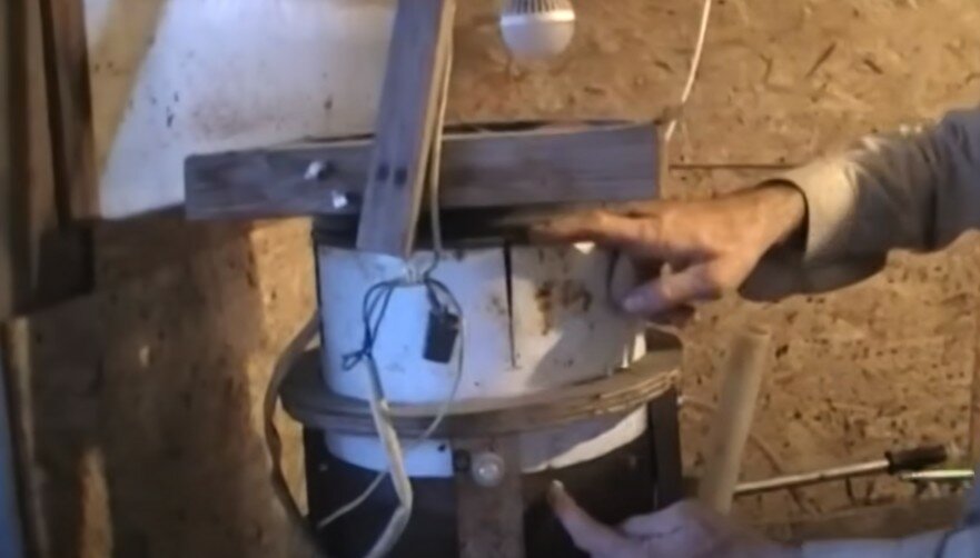 зернодробилка своими руками 220в для дома, самодельная зернодробилка, воскопресс, стружкоотсос энкор корвет-64 90640, воскопресс пасечный