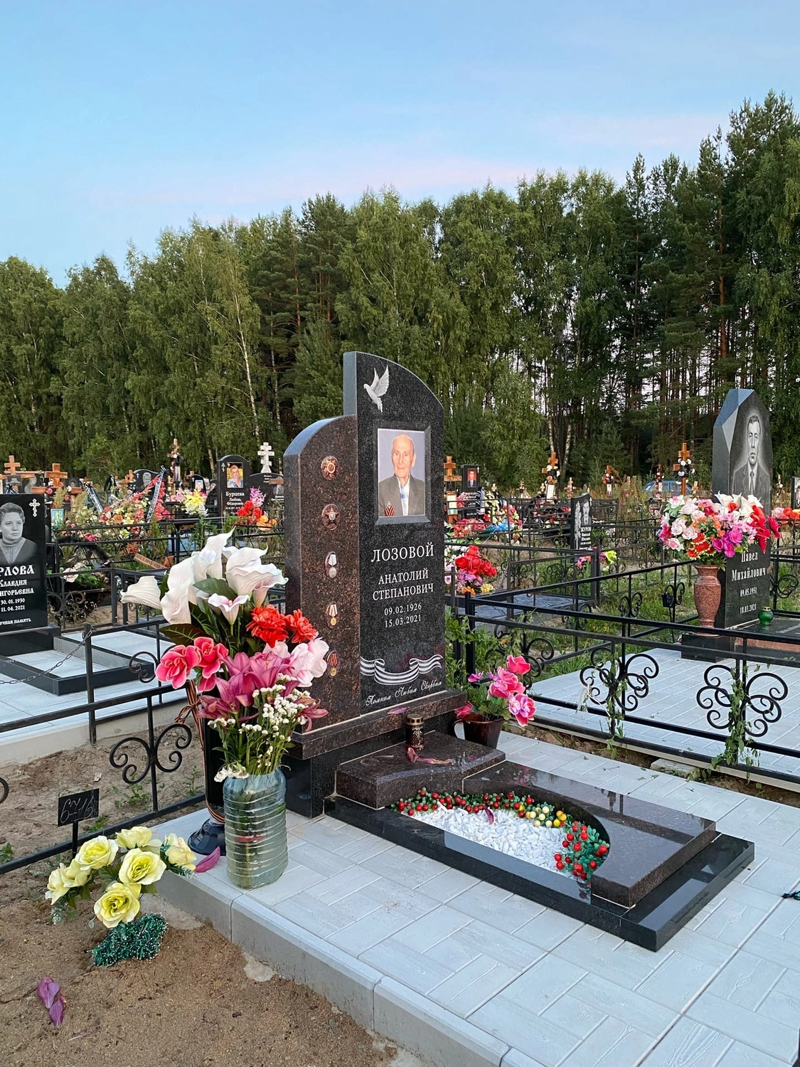 памятник гранитный, памятник, надгробные памятники, памятники надгробия, надгробные памятники из гранита