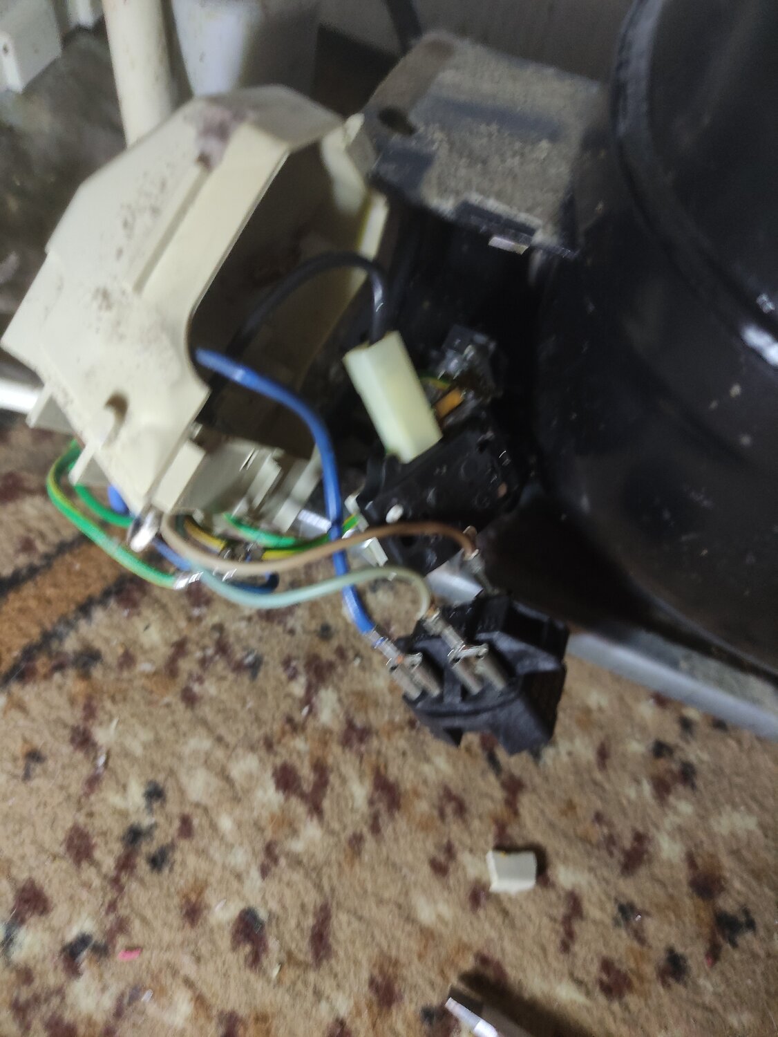 пусковое реле компрессора холодильника, подключение пускового реле к компрессору холодильника, электронный блок компрессора холодильника ман, пусковое реле для холодильника бирюса, подключение компрессора холодильника