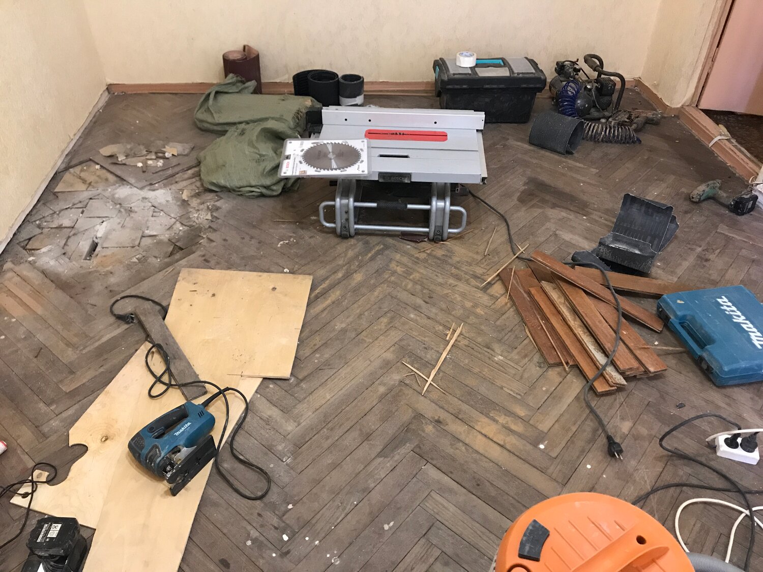 старый паркет, восстановление паркета, паркет старый циклевка, реставрация паркета, отциклевать пол