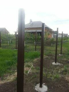 столб для забора, бетонирование столбов для забора м300, металлические столбы для забора, столбы под забор, винтовая свая для забора