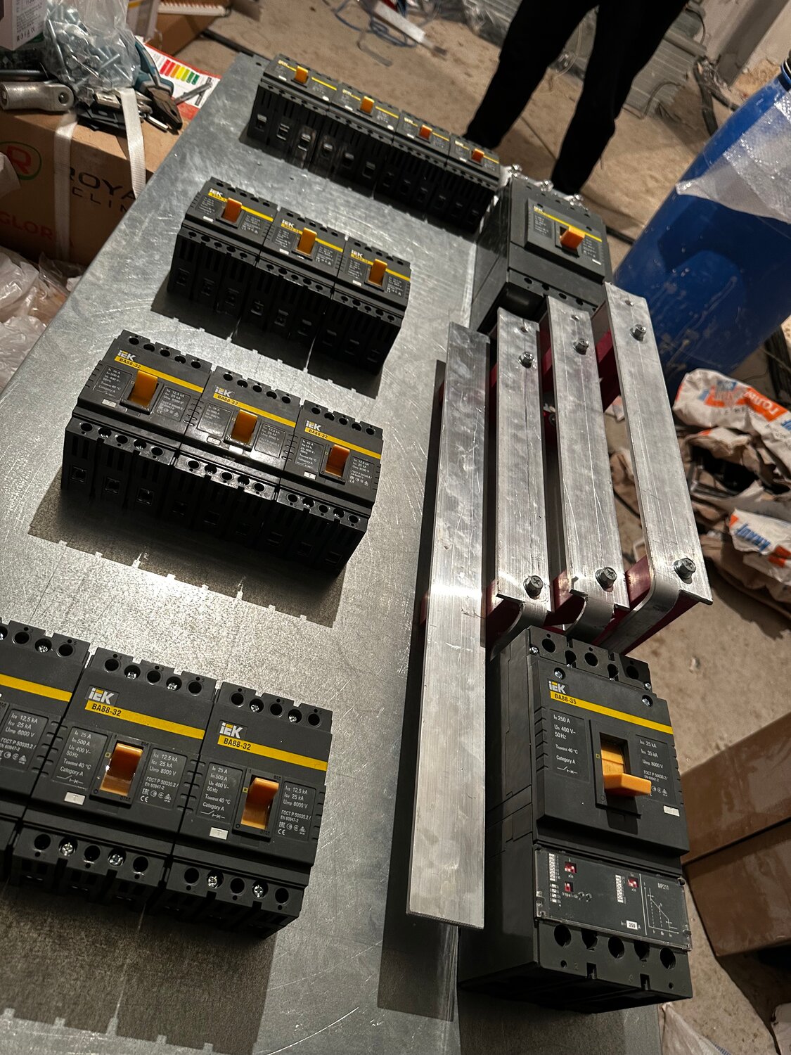 iek выключатели автоматические, выключатель автоматический трехполюсный iek ва, iek выключатель автоматический трехполюсный, автоматические выключатели, автоматический выключатель ва