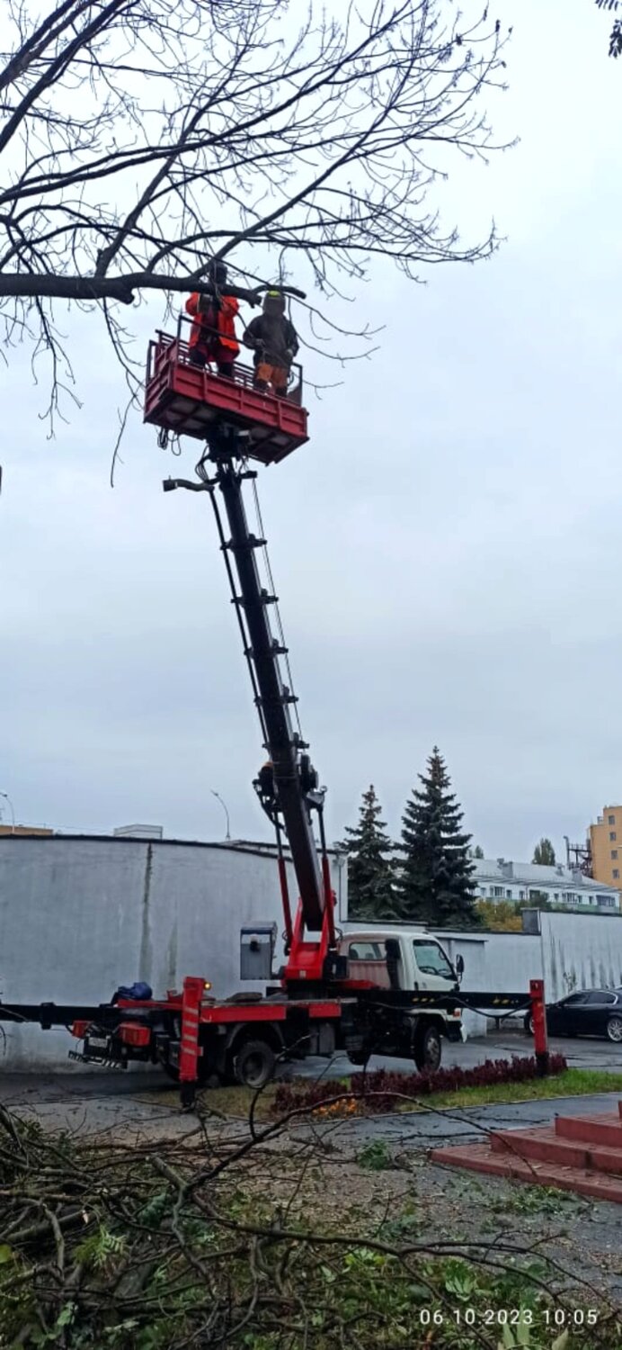 телескопическая автовышка, автовышка со стрелой 25 метров, автовышка итальянская 28метров, автовышка 45 метров, техника
