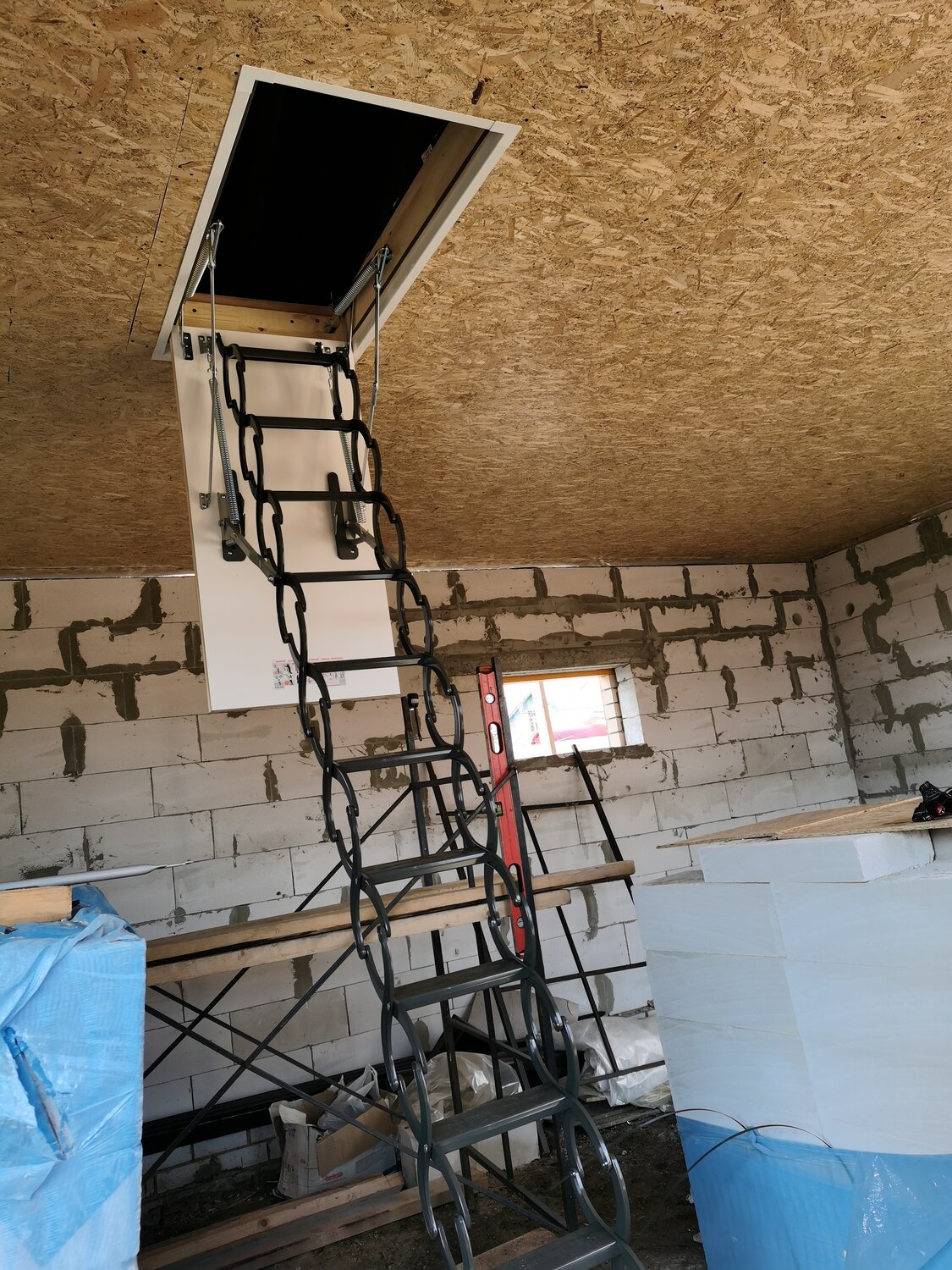 чердачная лестница, лестница чердачная nozycowe 70x80x280 см, монтаж чердачной лестницы, чердачная лестница с люком, монтаж чердачной лестницы optistep