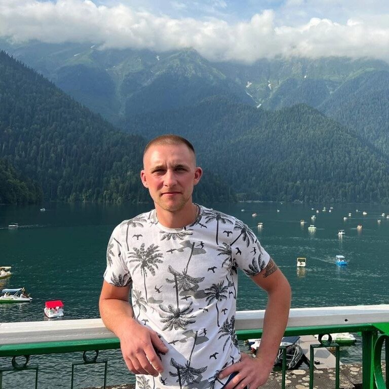 Александр Сушков