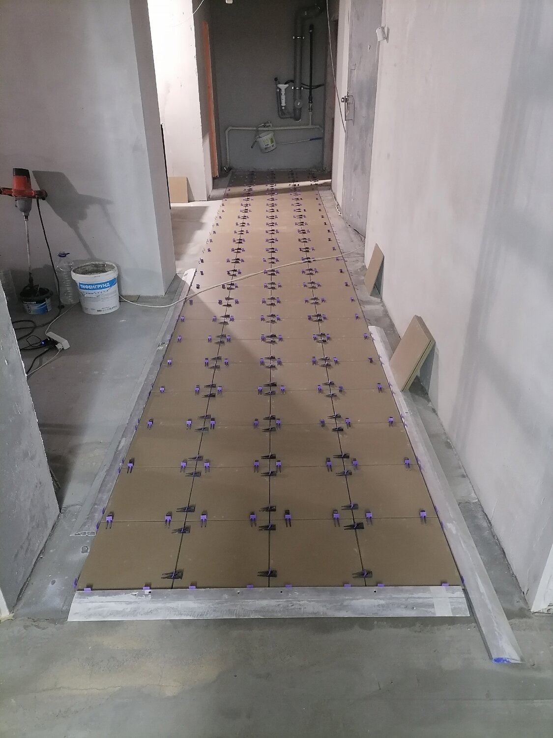 для укладки плитки, укладка плитки на пол, выравнивание плитки, укладка керамической плитки, укладка керамогранита на пол