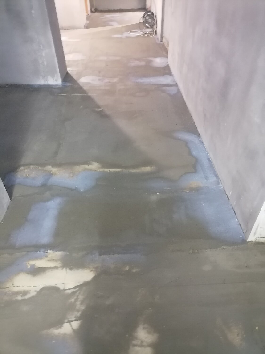 стяжка пола, цементная стяжка пола, цементно песчаная стяжка пола, стяжка пола в квартире, черновая стяжка пола