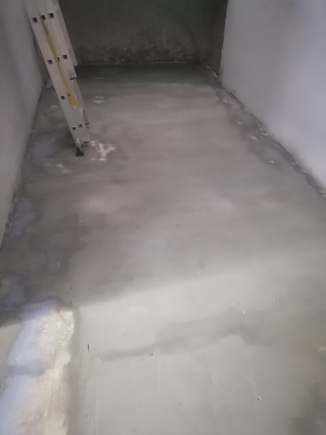 стяжка пола, черновая стяжка пола, полусухая стяжка пола, стяжка пола в квартире, стяжка пола наливной пол