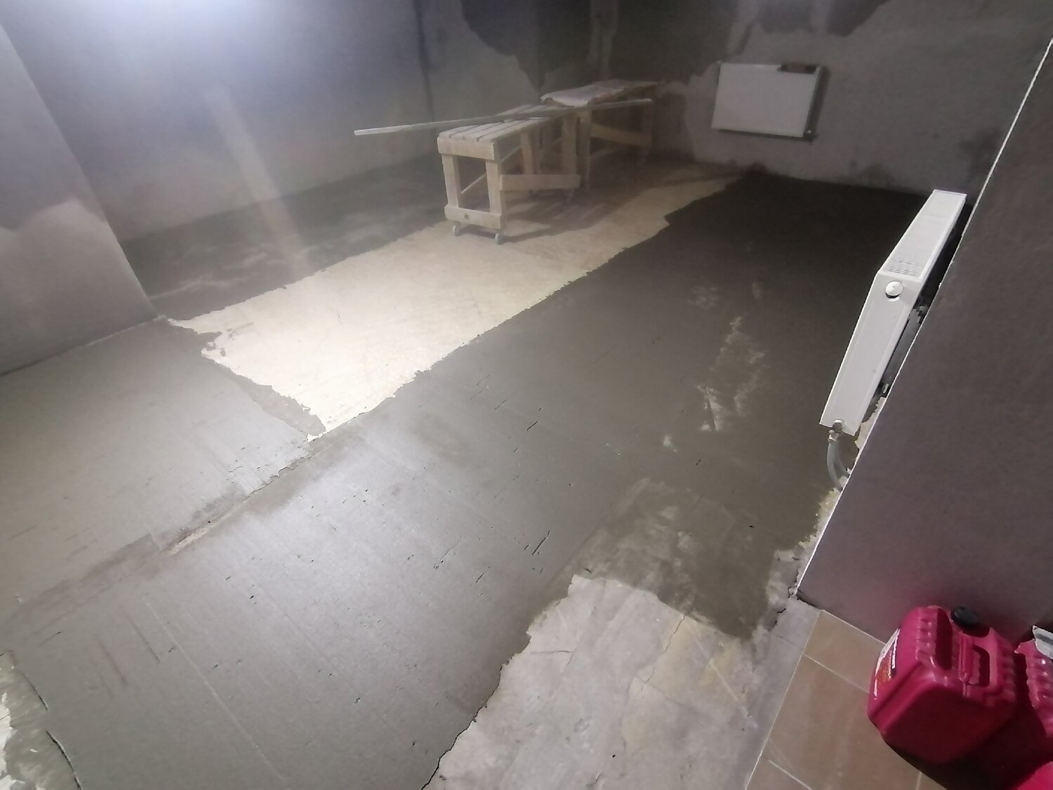 стяжка пола, полусухая стяжка пола, цементно песчаная стяжка пола, наливной пол, заливка пола бетоном