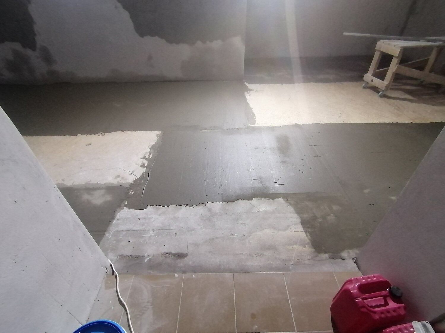 стяжка пола, заливка пола, заливка пола бетоном, полусухая стяжка пола, пенобетон для стяжки пола