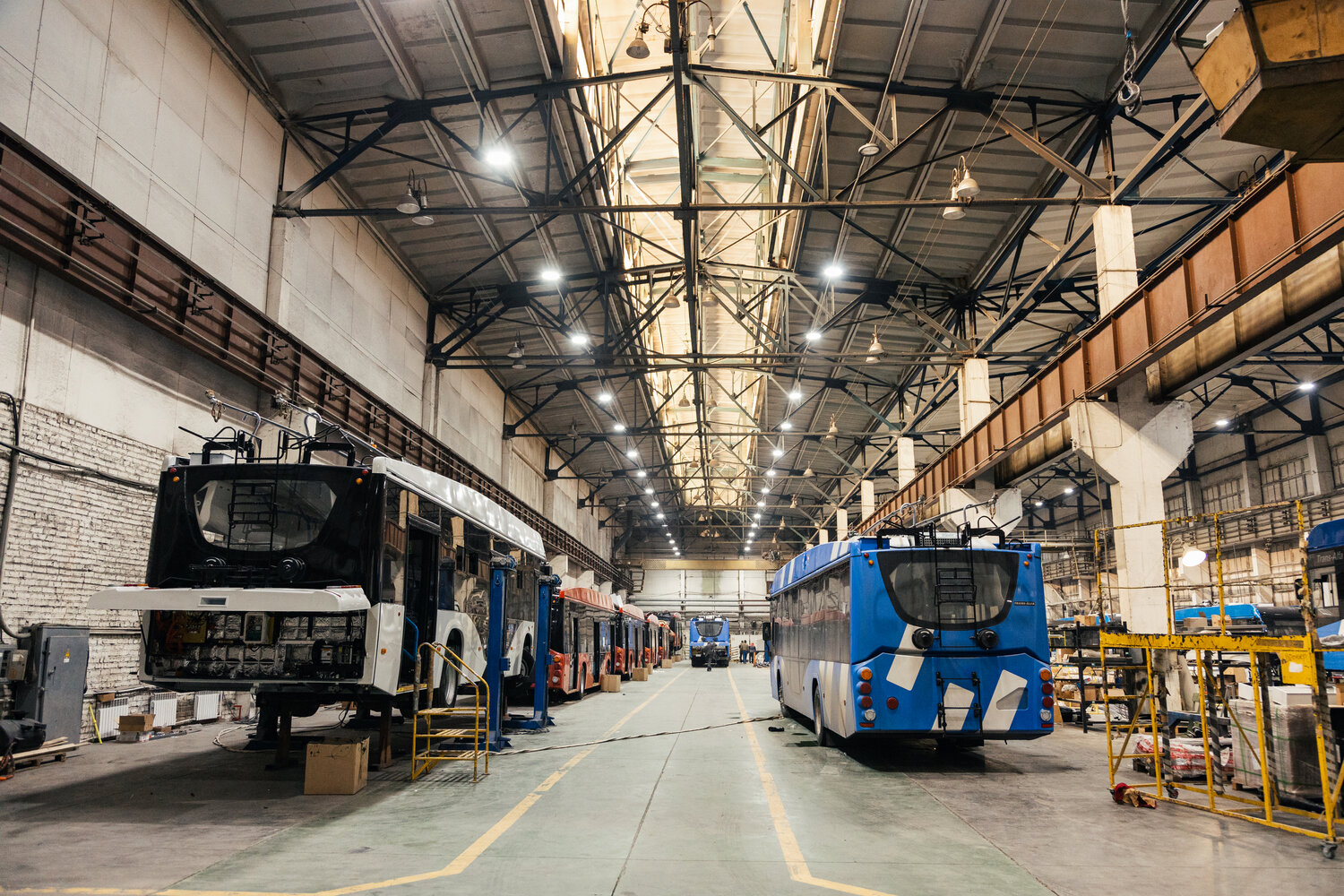 троллейбусный парк 3 санкт-петербург, троллейбус вмз 6215.01, совмещённый трамвайно-троллейбусный парк санкт-петербург, троллейбусный парк, уралтрансмаш трамвай