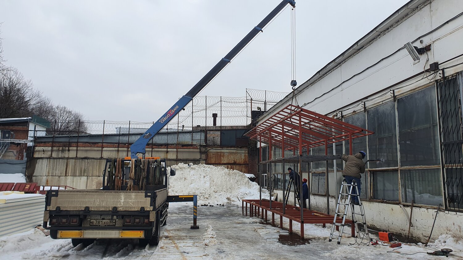 стройка, ход строительства, строительство, здание, монтаж металлоконструкций