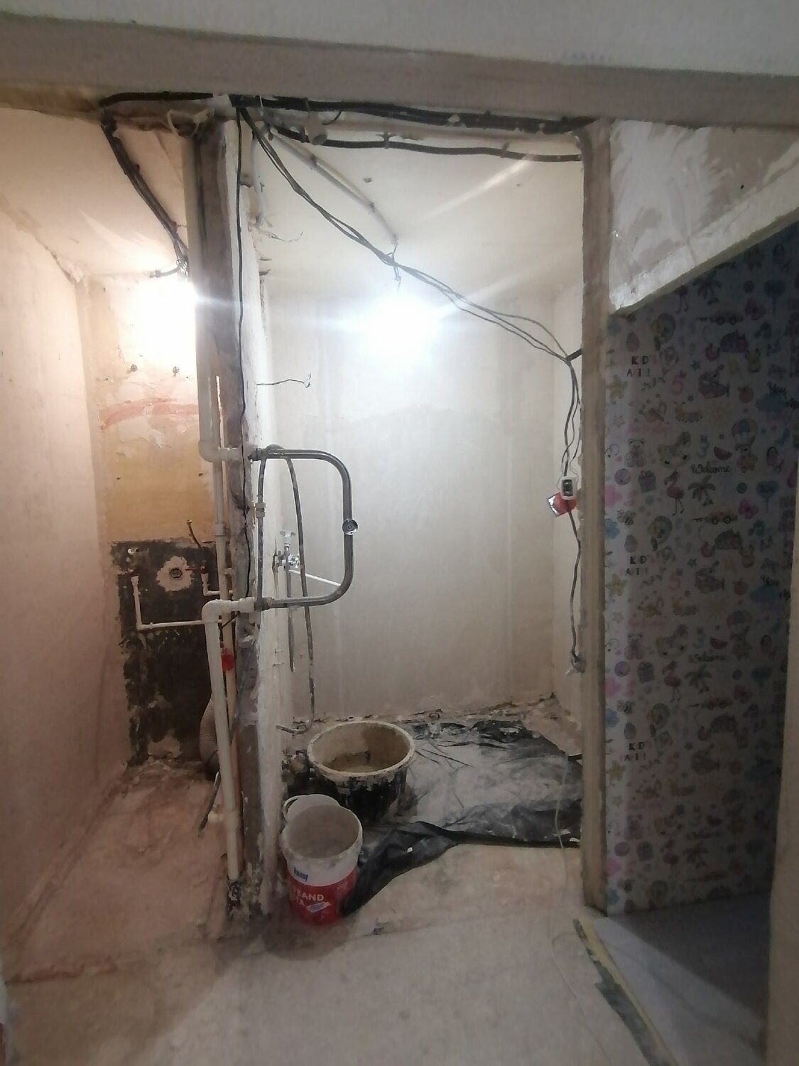 сантехкабина в панельном доме, демонтаж сантехкабины в панельном доме п44, демонтаж сантехкабины в панельном доме, сантехкабина, сантехкабина из ацеида