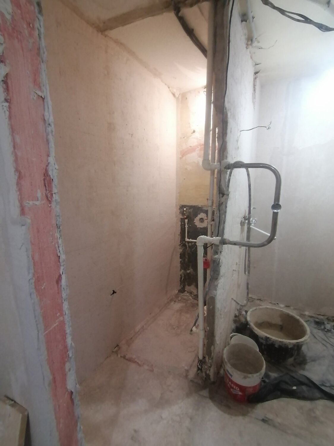 сантехкабина в панельном доме, демонтаж сантехкабины в панельном доме, сантехкабина, сантехкабина в кирпичном доме, интерьер