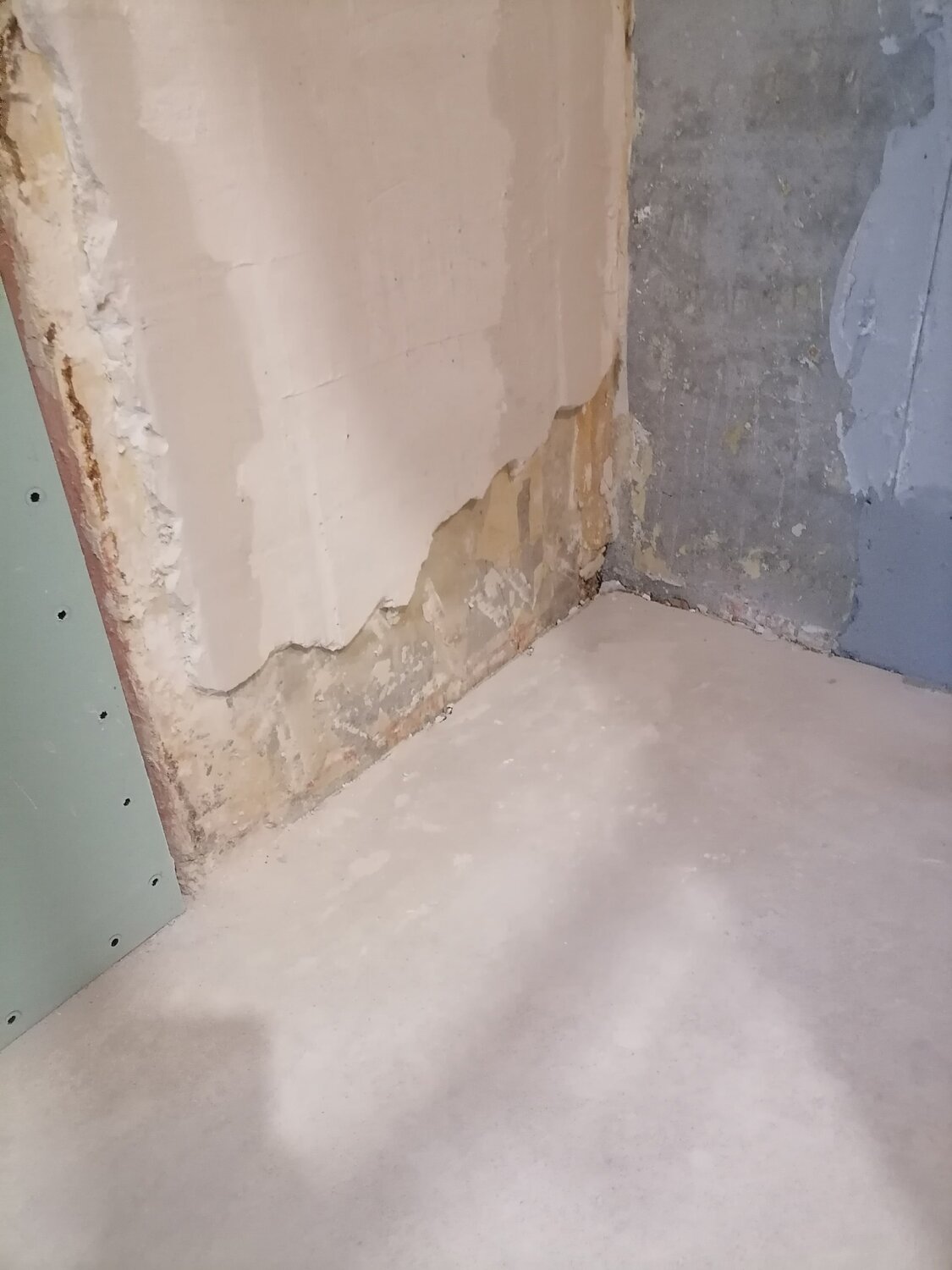 штукатурка стен, штукатурить стены, штукатурка, оштукатуривание стен, штукатурка стен в панельном доме