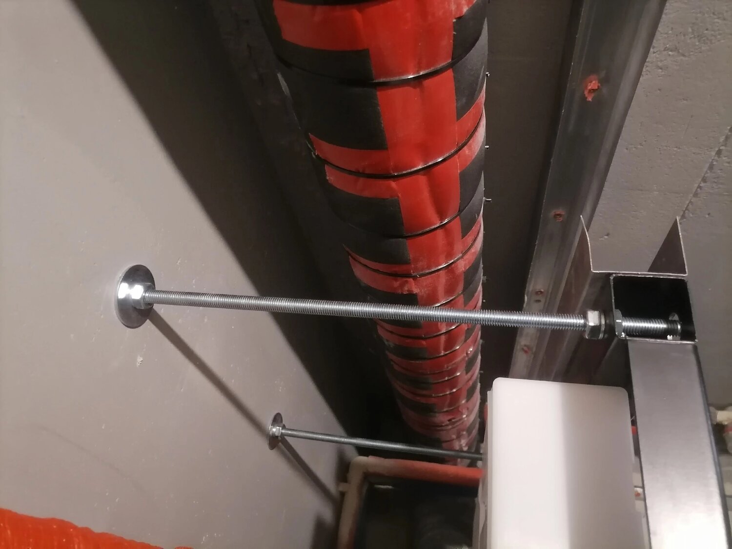 строительный мусоросброс труба 50 м, вертикальная лестница, лестница пожарная, мебель, птв пожарной ац