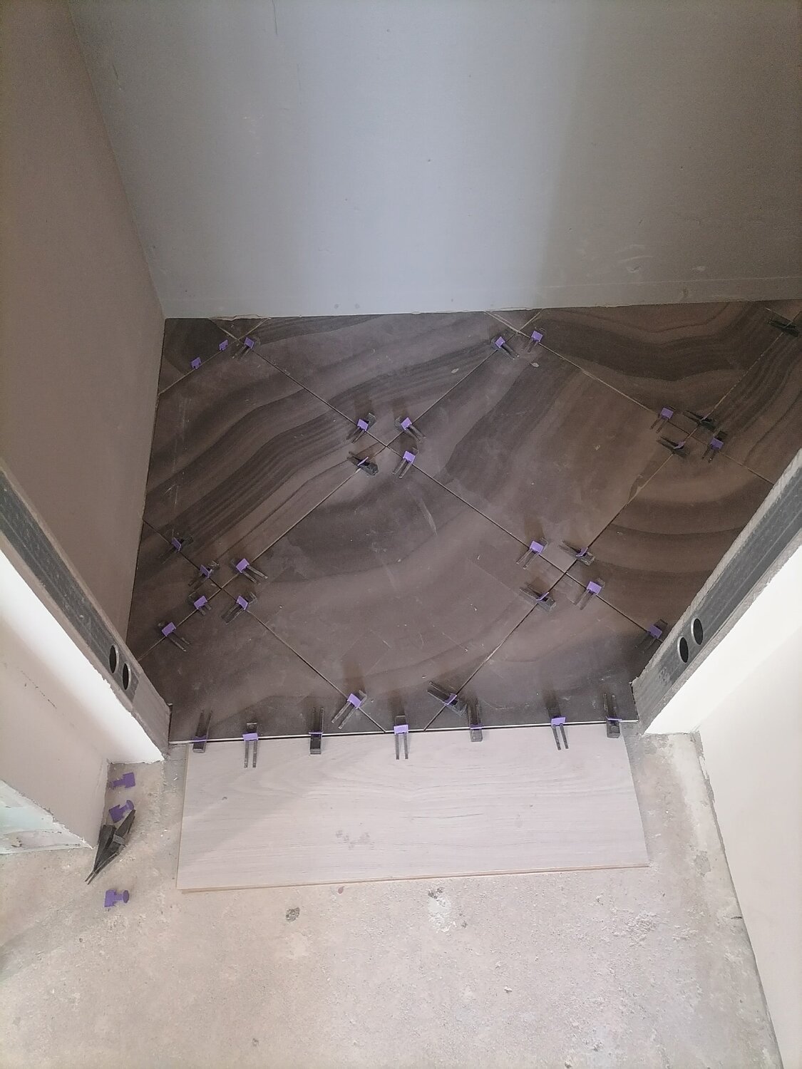 для укладки плитки, плитка, плитка на пол, укладка плитки на пол, укладка керамогранита