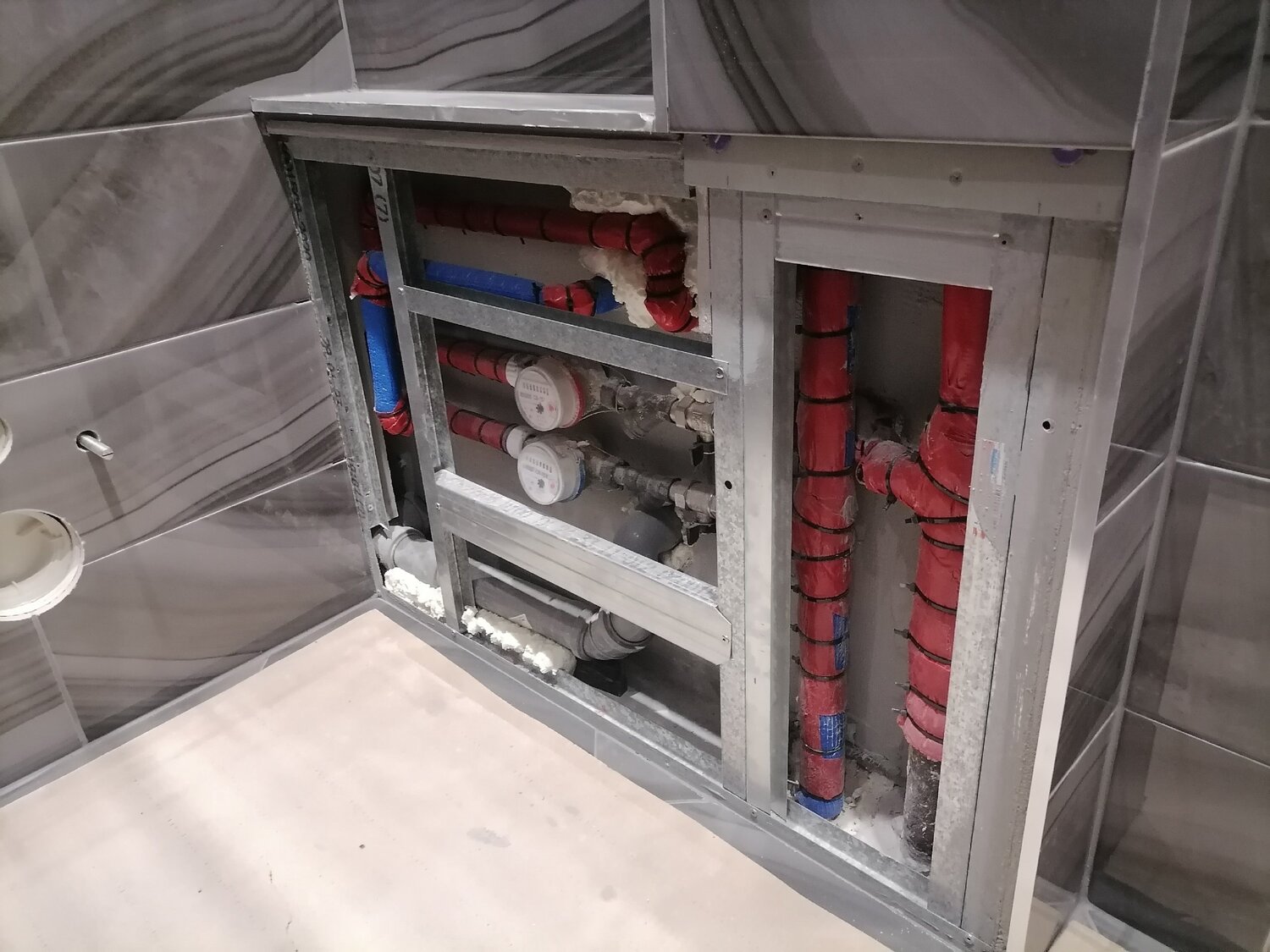 зашивка инсталляции геберит гипсокартоном, инсталляция монтаж, зашивка инсталляции гкл, обшивка инсталляции гипсокартоном, инсталляция tece teceprofil