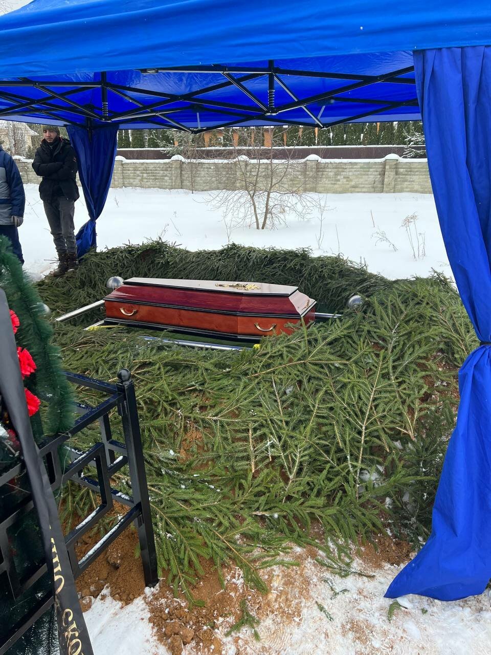 похороны, сингуматор ритуальный лифт, похороны кузнецова, похороны генерала казанцева, захоронение