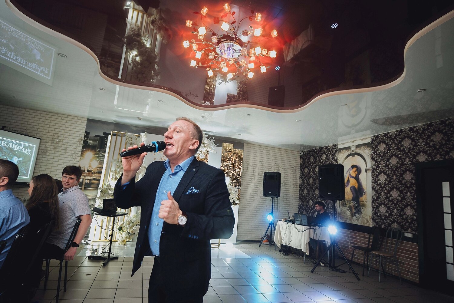 ведущий на свадьбу, тамада серпухов, на свадьбе, ведущий, тамада