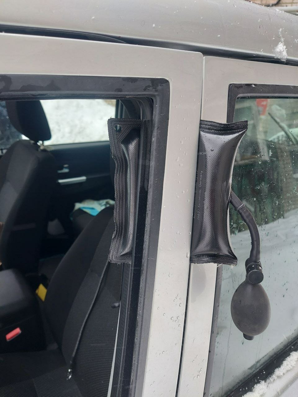 volkswagen transporter t4 салон, авто, volkswagen transporter t 6, уплотнитель двери уаз, уаз патриот второй ряд уплотнителей