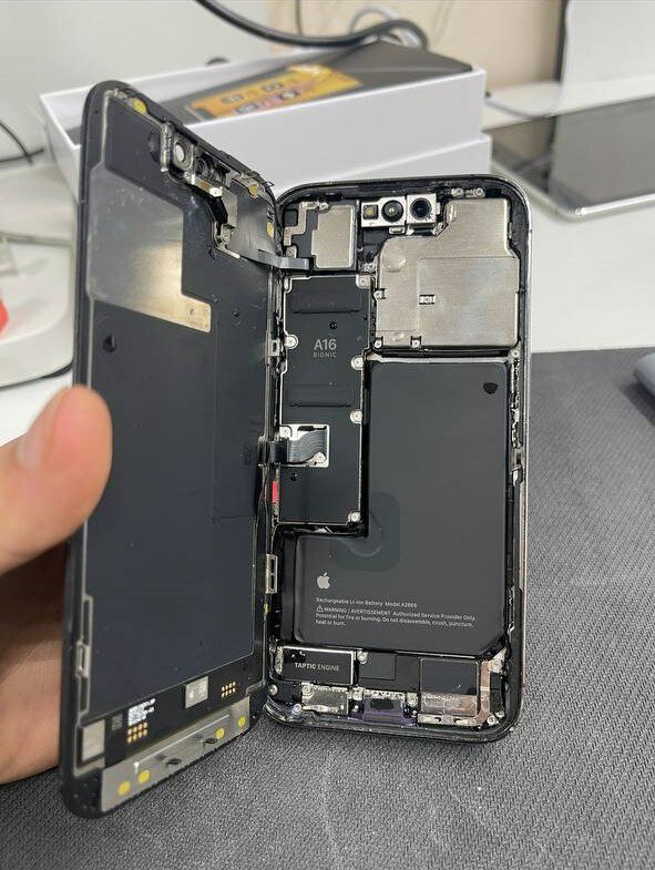 экран iphone, айфон внутри, экран на айфон, ремонт айфонов, сложный ремонт айфона