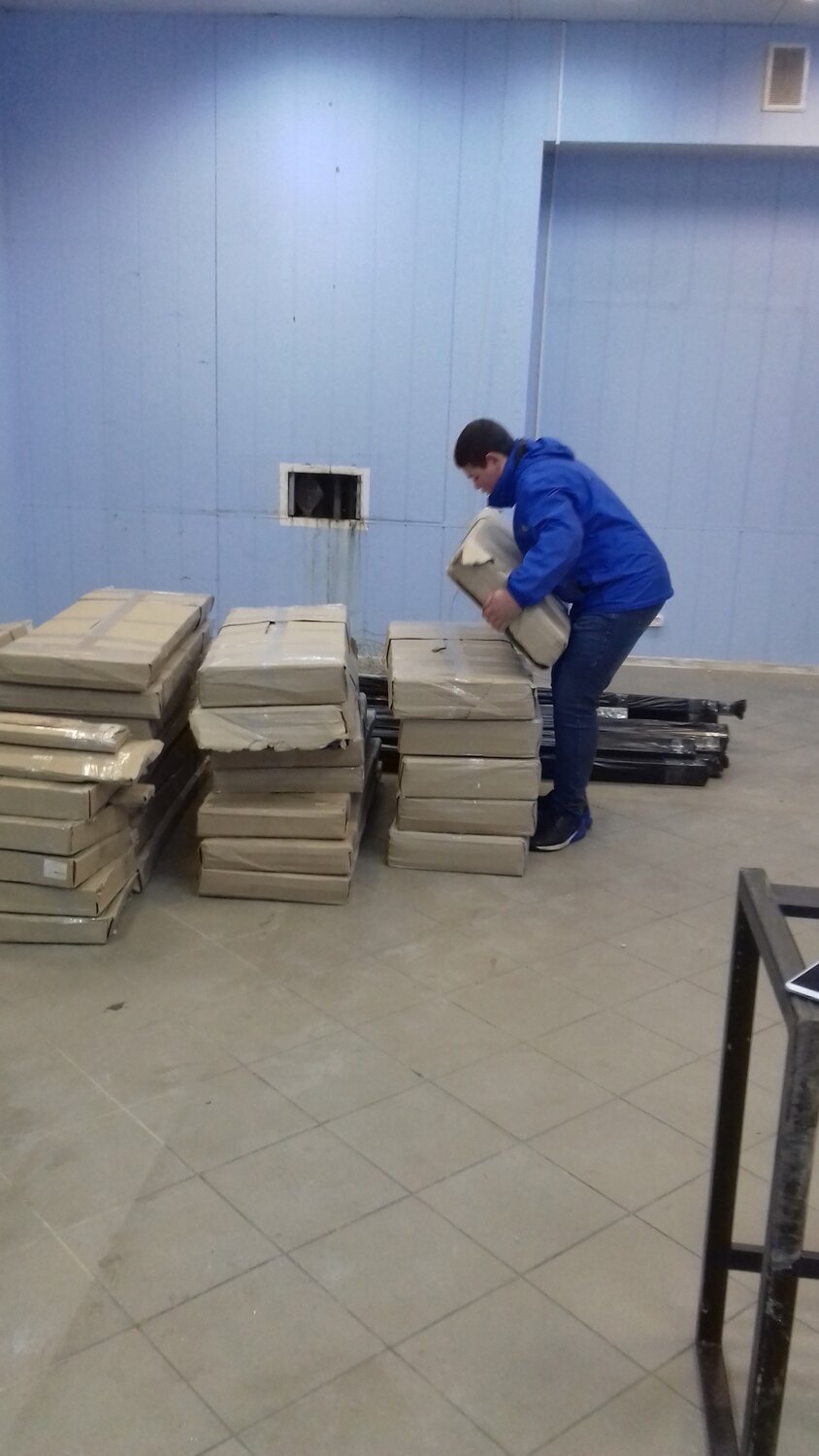 упаковка, упаковка груза, промышленная упаковка, грузчик, упаковка на поддоне