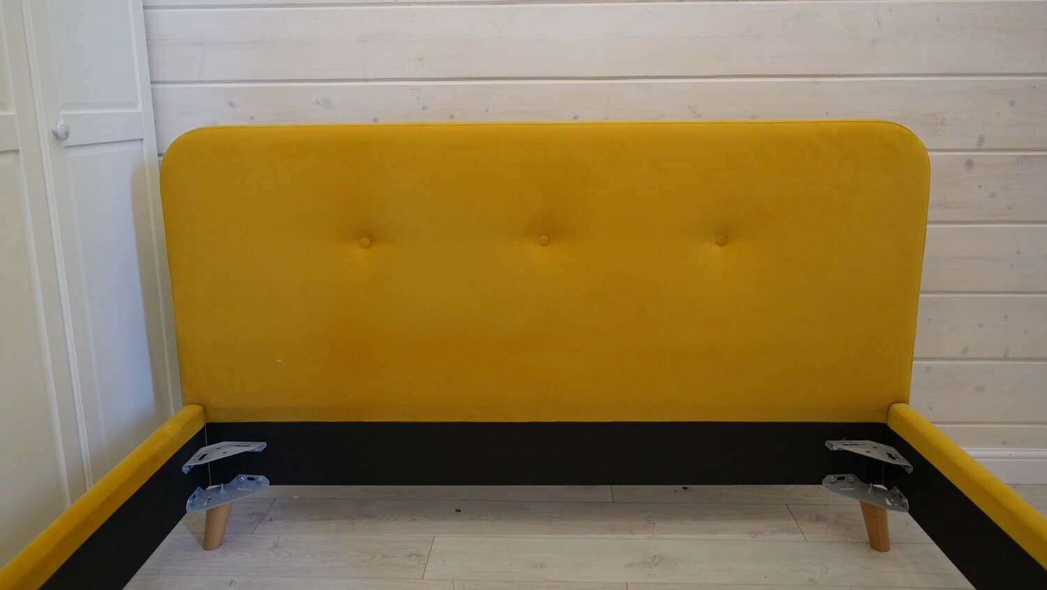 кровать динс 160 velvet yellow, кровать динс 140 velvet yellow, кровать лайтси 140, кровать весмар 160 velvet emerald, кровати