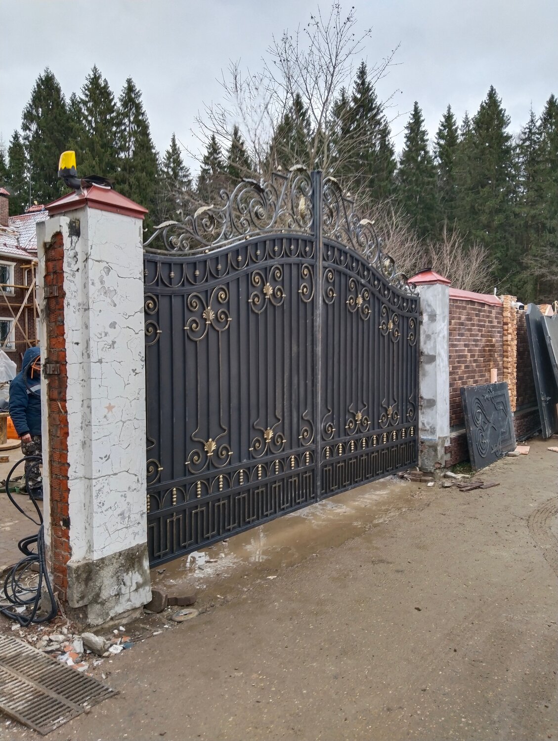 кованые ворота, коварт кованые ворота, кованые ворота с калиткой, ворота ковка, ворота с ковкой