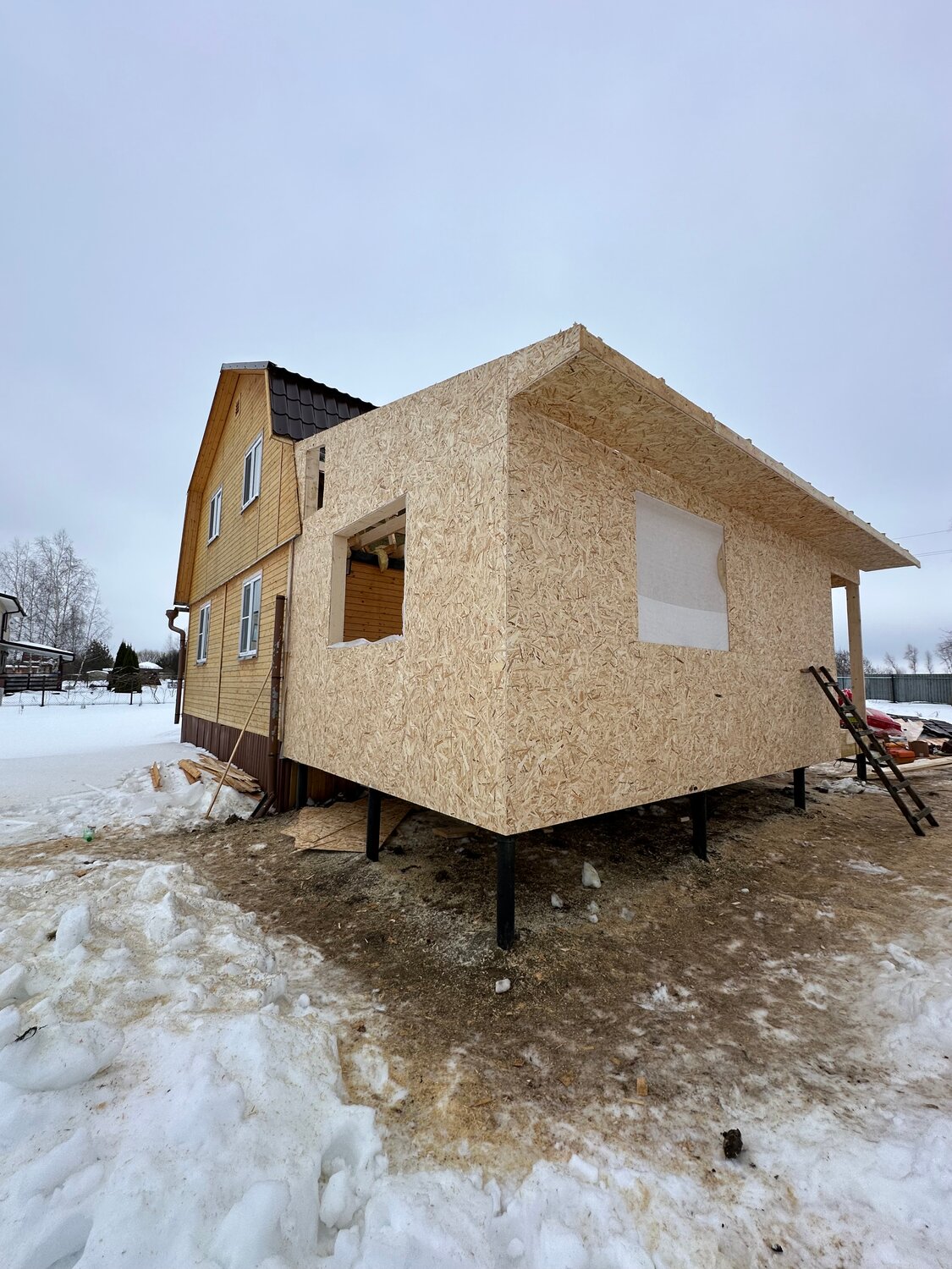 строительство дома из сип панелей, дома из сип панелей, щитовой дом на сваях, каркасно щитовой дом, сип панели дом