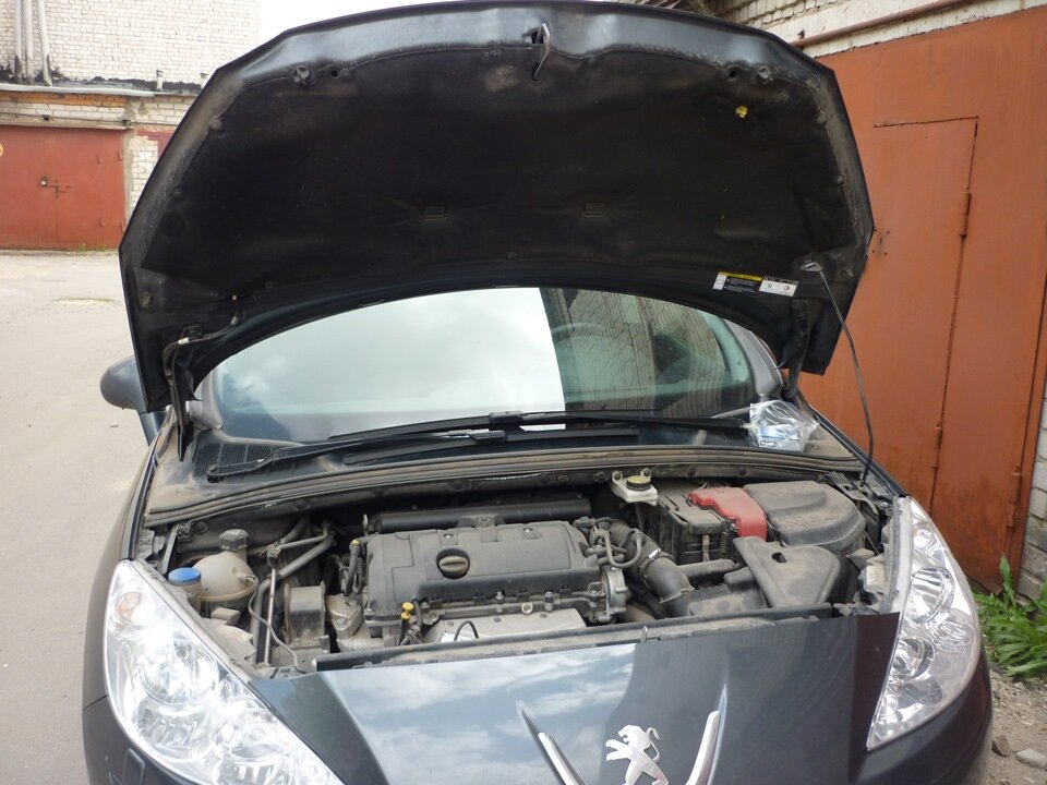 пежо 408 открытый капот, капот peugeot 308, упоры капота для peugeot 3008, амортизатор капота пежо 408, пежо 307 под капотом