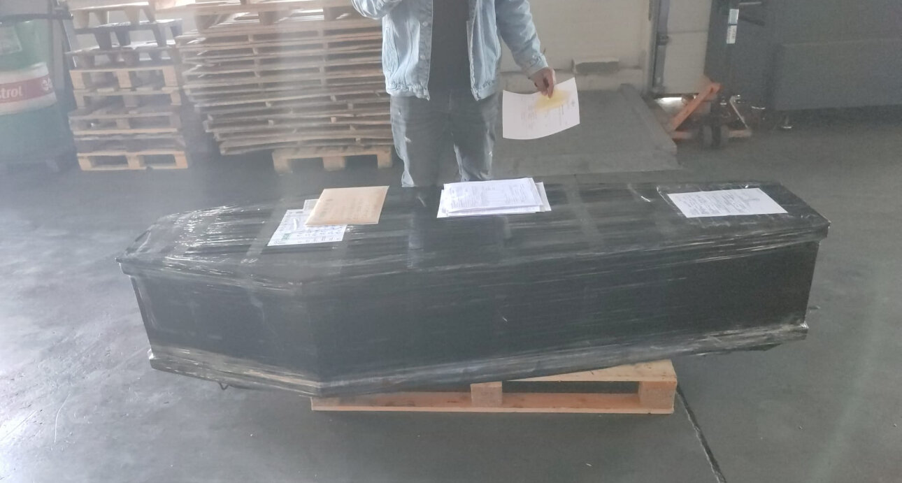 черный гроб, гроб, элитные гробы, ритуальные товары, ритуальные принадлежности