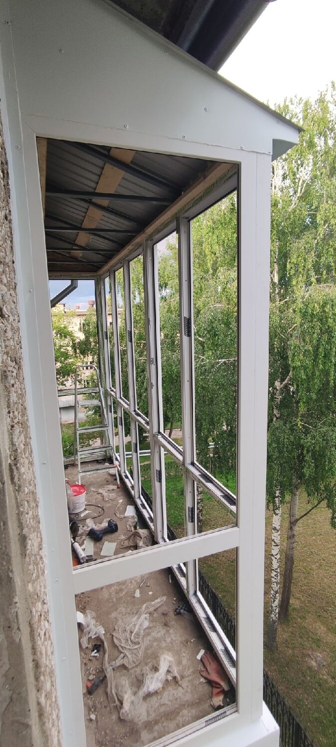 остекление балкона, остекление балкона с выносом, остекление балкона каркас, каркас для балкона, каркас балкона из профильной трубы